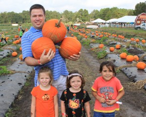 Dad and His Girls With Pumpkins-8x6-300dpi