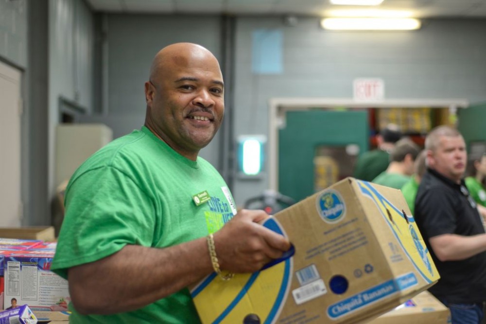 publix smiling guy