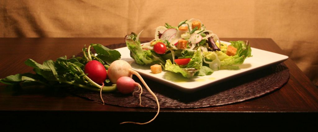 Bistro Toulouse. Salad and fresh vegatables.