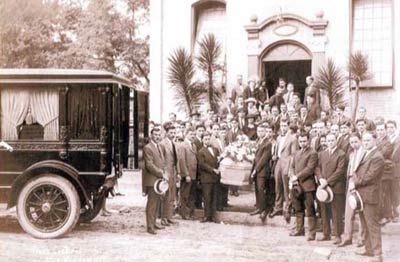 An early Stuhr funeral at a Greek church.