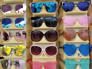 Vince Beach Shades Rack