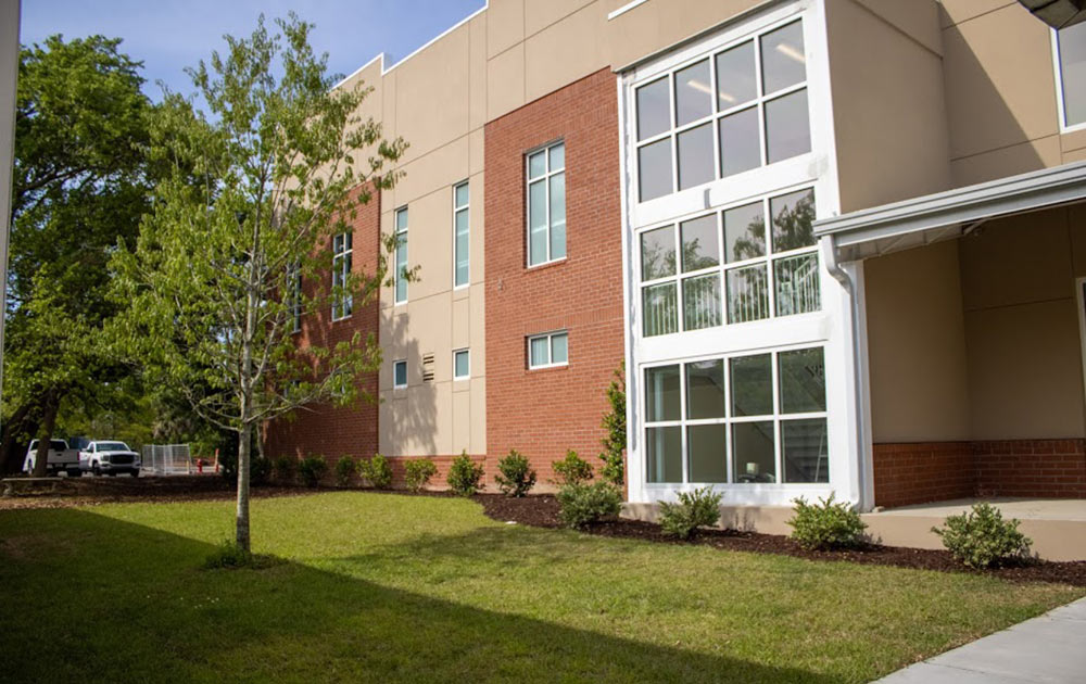 palmetto-christian-academy-s-new-student-life-center-living-life-to