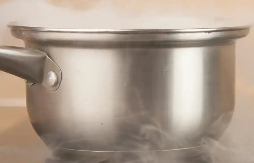 Cooking in a boiling pot 