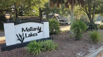 Mallard Lakes community sign in Mount Pleasant, South Carolina