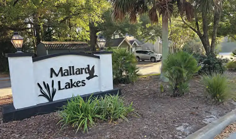 Mallard Lakes community sign in Mount Pleasant, South Carolina