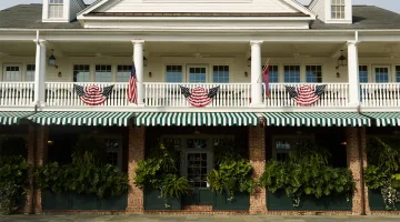 Daniel Island Yacht Club: Gorgeous exterior views to add to your big day.
