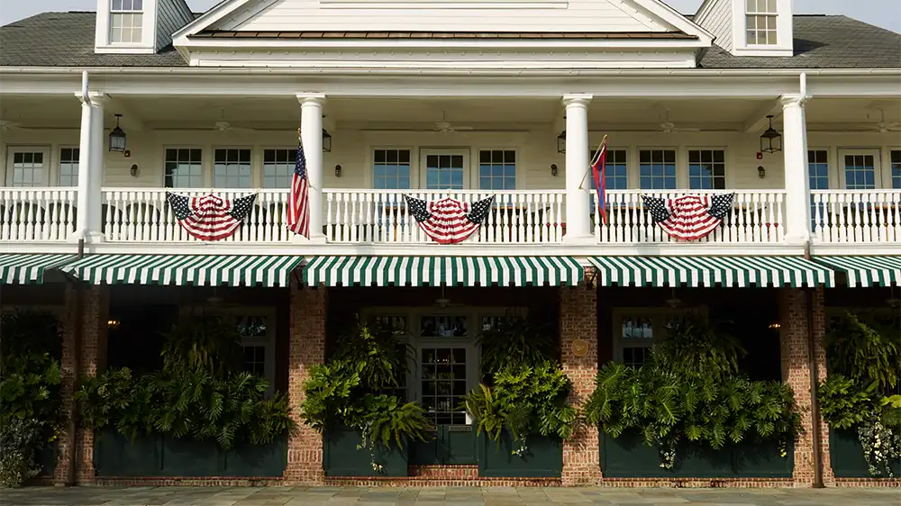 Daniel Island Yacht Club: Gorgeous exterior views to add to your big day.