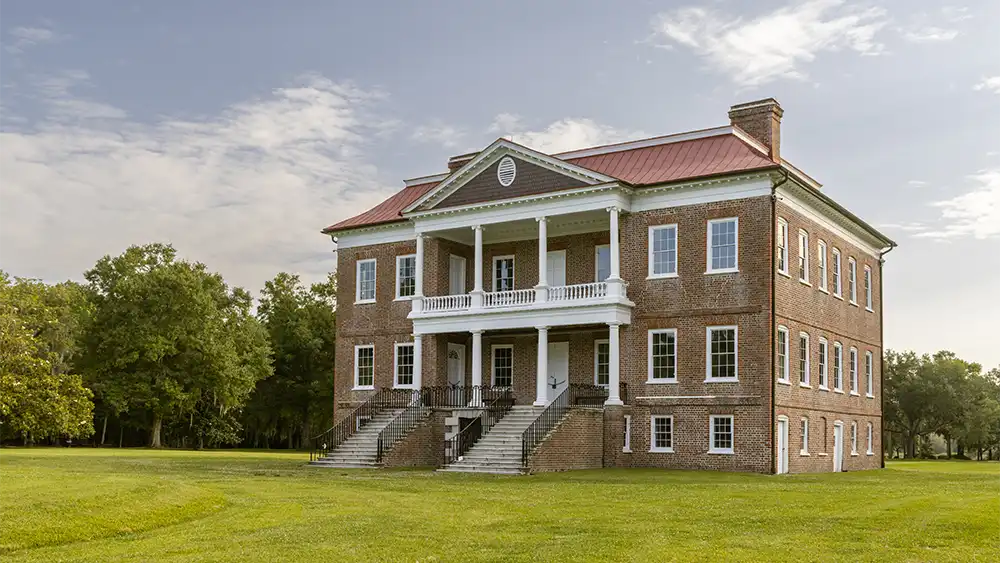 Photo of Drayton Hall in Charleston, South Carolina near the Ashley RIver.